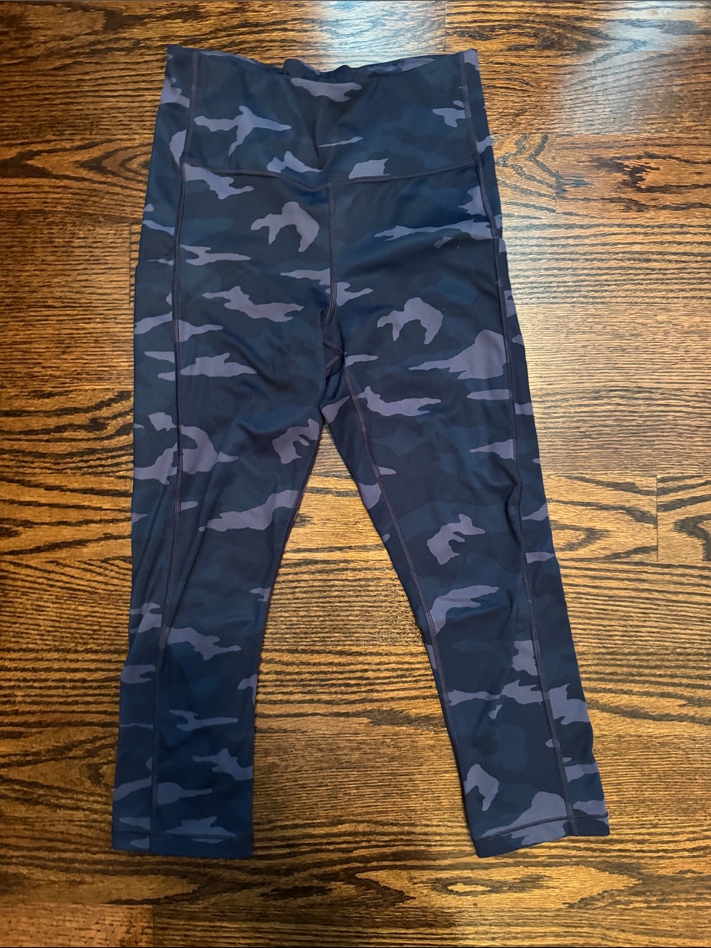 Athleta Dark Navy Camo Capri Leggings